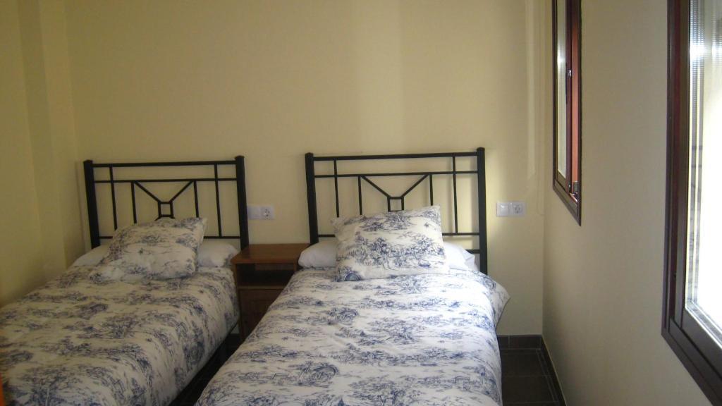 Twin Room with Shared Bathroom,820423586:JPEG